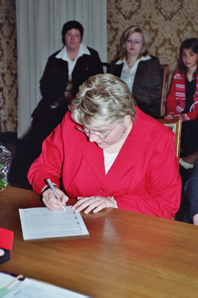 imm025_24